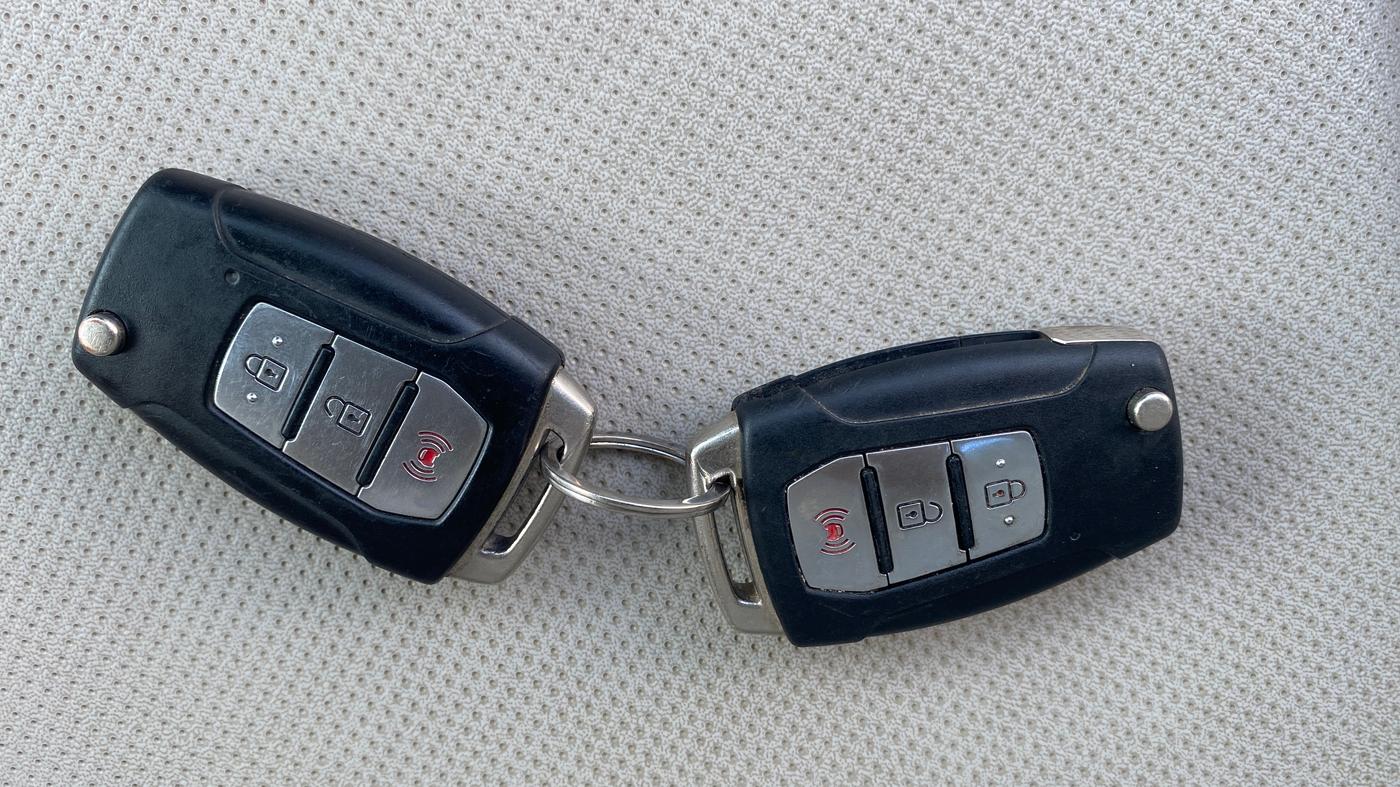 2021 Mahindra XUV300 W8 (O) 1.2 PETROL, Petrol, Manual, 47,115 km, Key Close Up