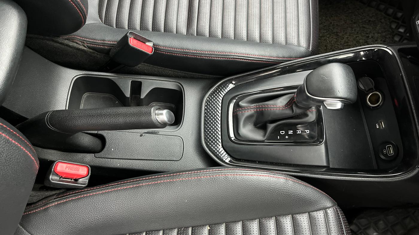 2022 KIA SONET GTX PLUS 1.5 AT, Diesel, Automatic, 36,702 km, Gear Lever