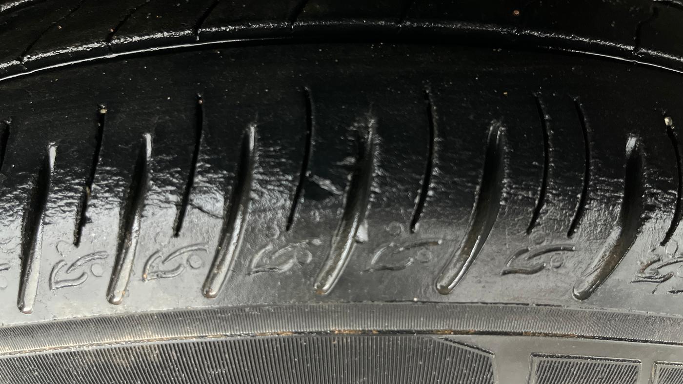 2022 KIA SONET GTX PLUS 1.5 AT, Diesel, Automatic, 36,702 km, Right Front Tyre Tread