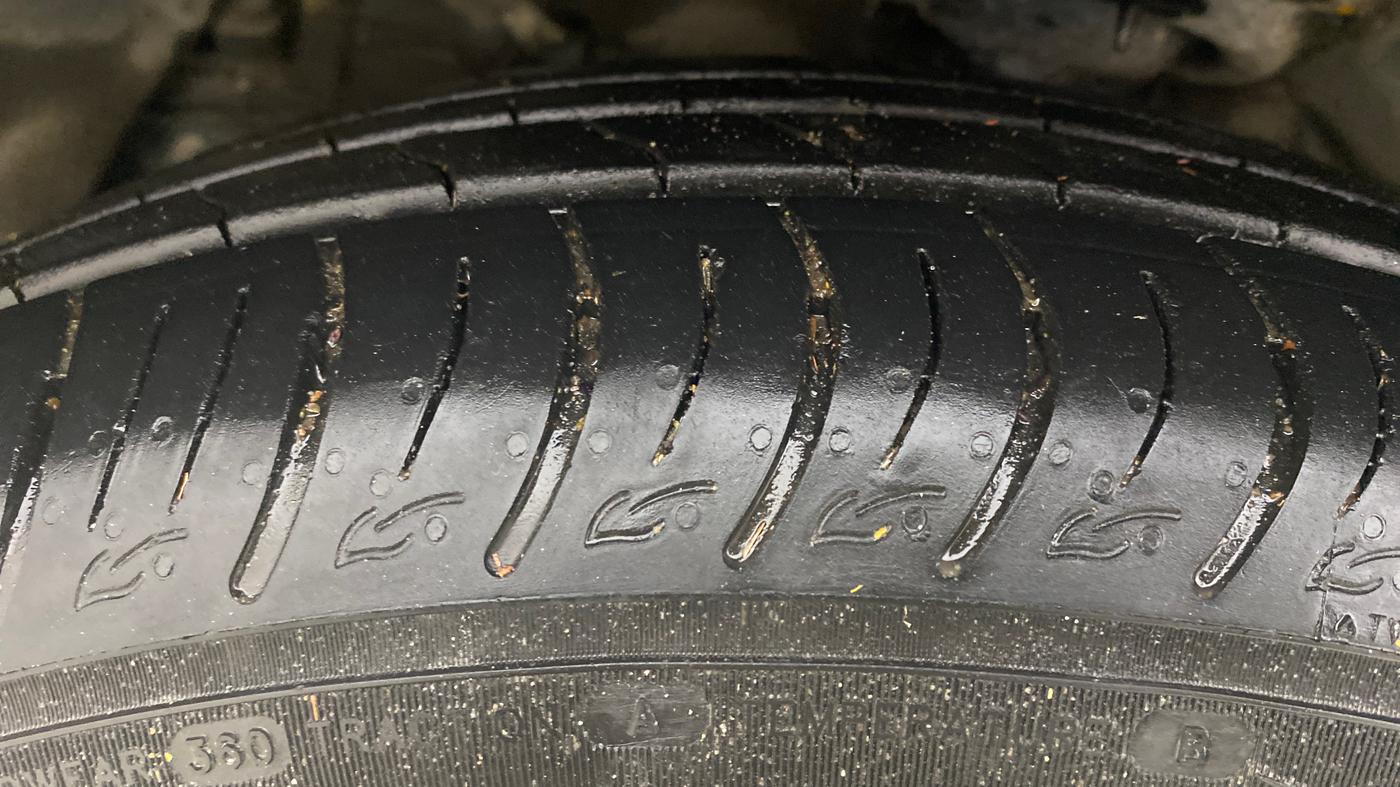 2024 Mahindra XUV 3XO AX5 1.2 L TCMPFi, Petrol, Manual, 7,921 km, Left Front Tyre Tread
