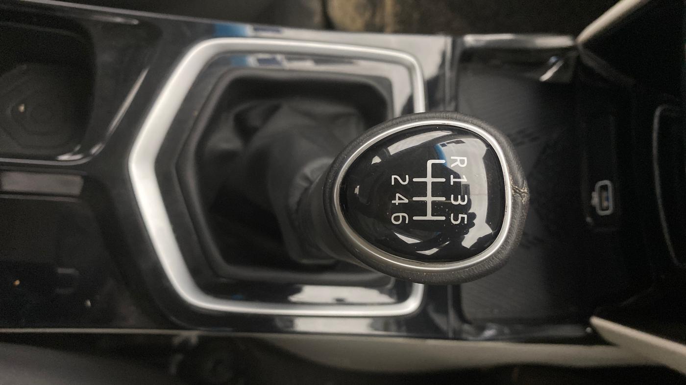 2024 Mahindra XUV 3XO AX5 1.2 L TCMPFi, Petrol, Manual, 7,921 km, Gear Lever