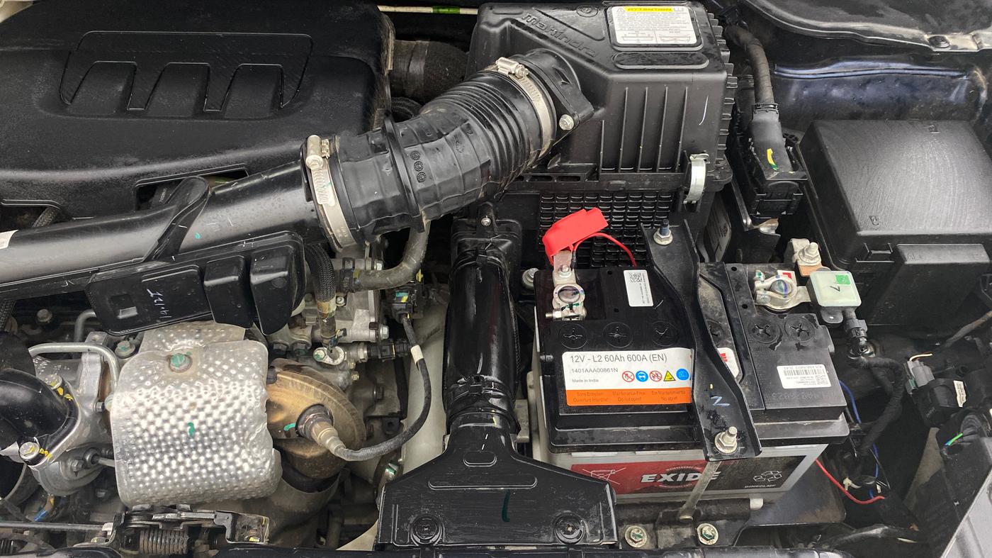 2024 Mahindra XUV 3XO AX5 1.2 L TCMPFi, Petrol, Manual, 7,921 km, Engine View - Left