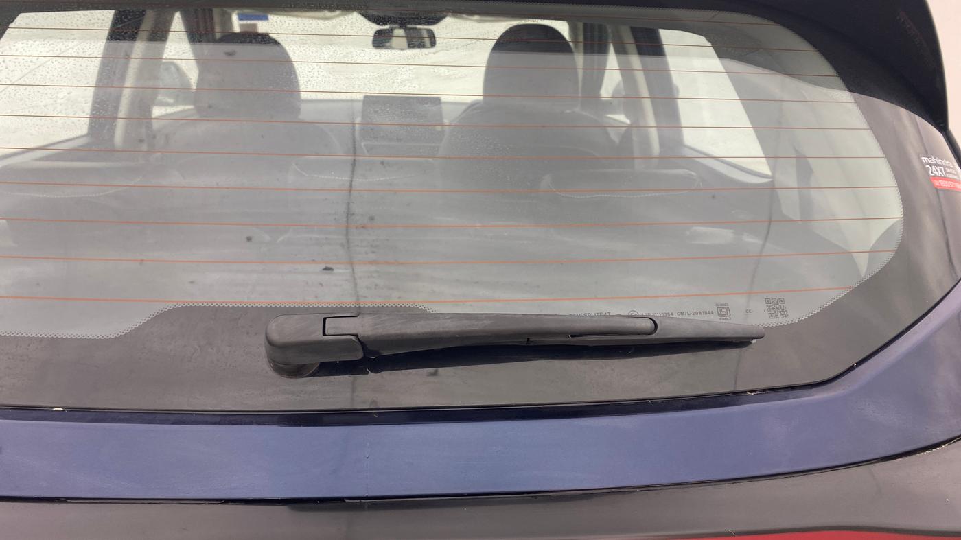 2024 Mahindra XUV 3XO AX5 1.2 L TCMPFi, Petrol, Manual, 7,921 km, Rear Wiper