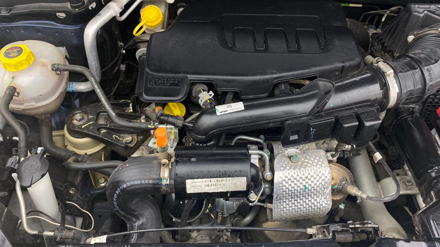 2024 Mahindra XUV 3XO AX5 1.2 L TCMPFi, Petrol, Manual, 7,921 km, Engine View - Right