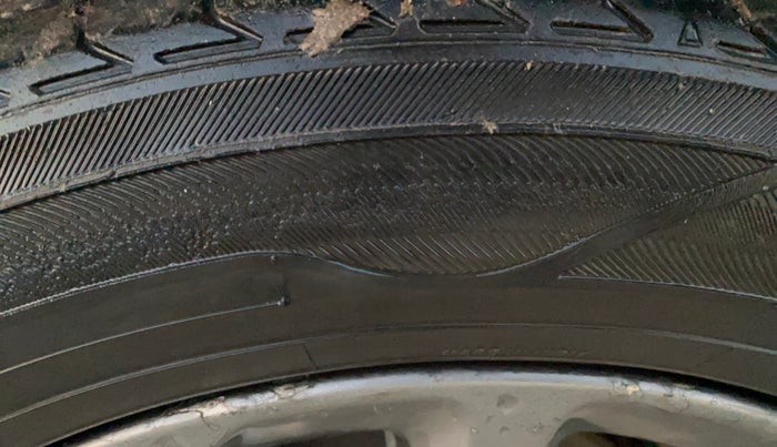 2018 Ford FREESTYLE TITANIUM 1.5 DIESEL, Diesel, Manual, 1,30,602 km, Left Front Tyre Tread