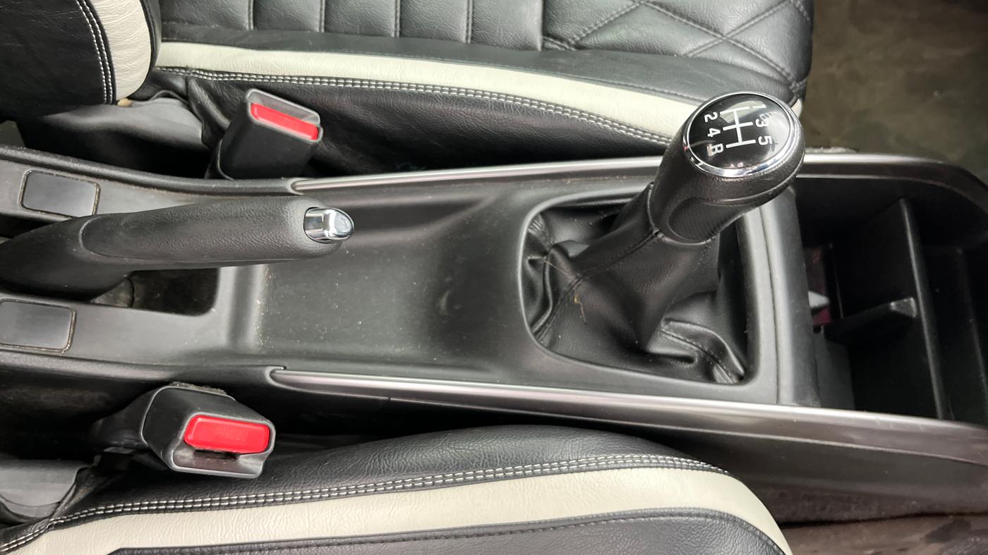 2019 Maruti Baleno ALPHA PETROL 1.2, Petrol, Manual, 66,990 km, Gear Lever