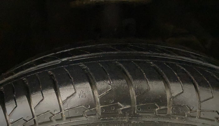 2022 Maruti Swift VXI, Petrol, Manual, 56,362 km, Right Front Tyre Tread