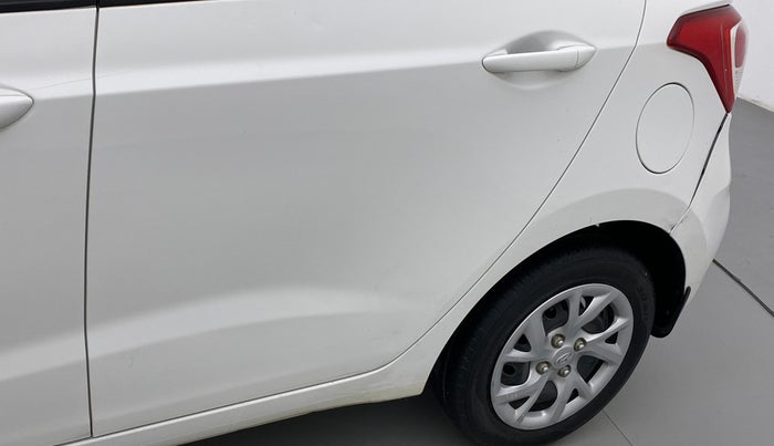 2017 Hyundai Grand i10 MAGNA 1.2 KAPPA VTVT, Petrol, Manual, 27,431 km, Rear left door - Slightly dented