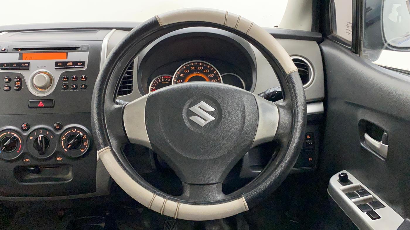 2011 Maruti Wagon R 1.0 VXI, Petrol, Manual, 53,178 km, Steering Wheel Close Up