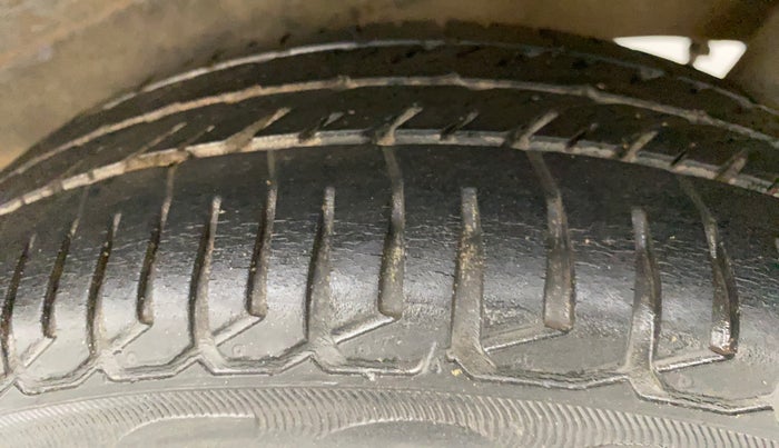 2011 Maruti Wagon R 1.0 VXI, Petrol, Manual, 53,178 km, Left Rear Tyre Tread