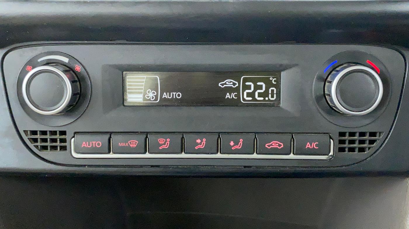 2014 Volkswagen Vento HIGHLINE 1.2 TSI AT, Petrol, Automatic, 76,696 km, Automatic Climate Control