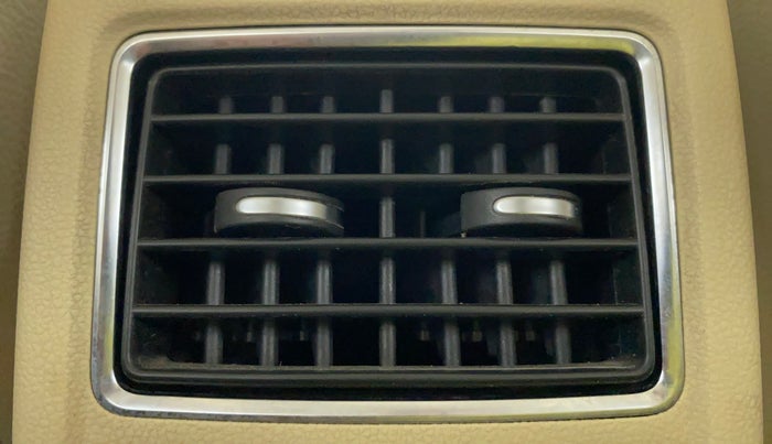 2014 Volkswagen Vento HIGHLINE 1.2 TSI AT, Petrol, Automatic, 76,696 km, Rear AC Vents