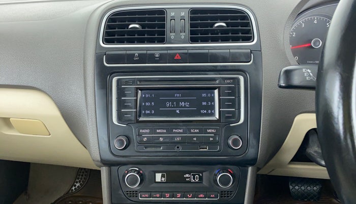 2014 Volkswagen Vento HIGHLINE 1.2 TSI AT, Petrol, Automatic, 76,696 km, Air Conditioner