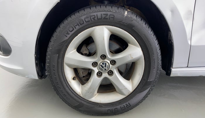 2014 Volkswagen Vento HIGHLINE 1.2 TSI AT, Petrol, Automatic, 76,696 km, Left Front Wheel