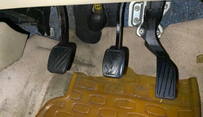 2014 Maruti Swift Dzire VXI, Petrol, Manual, 89,040 km, Pedals