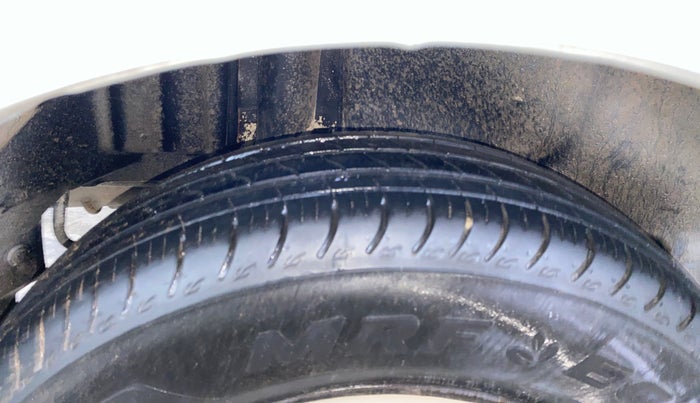 2014 Maruti Swift Dzire VXI, Petrol, Manual, 89,040 km, Right Rear Tyre Tread