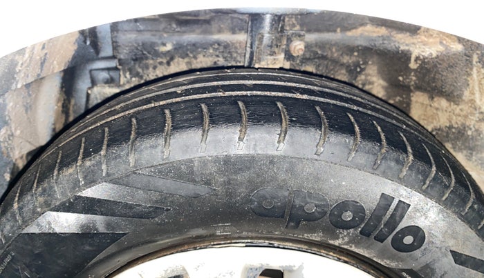 2014 Maruti Swift Dzire VXI, Petrol, Manual, 89,040 km, Left Front Tyre Tread