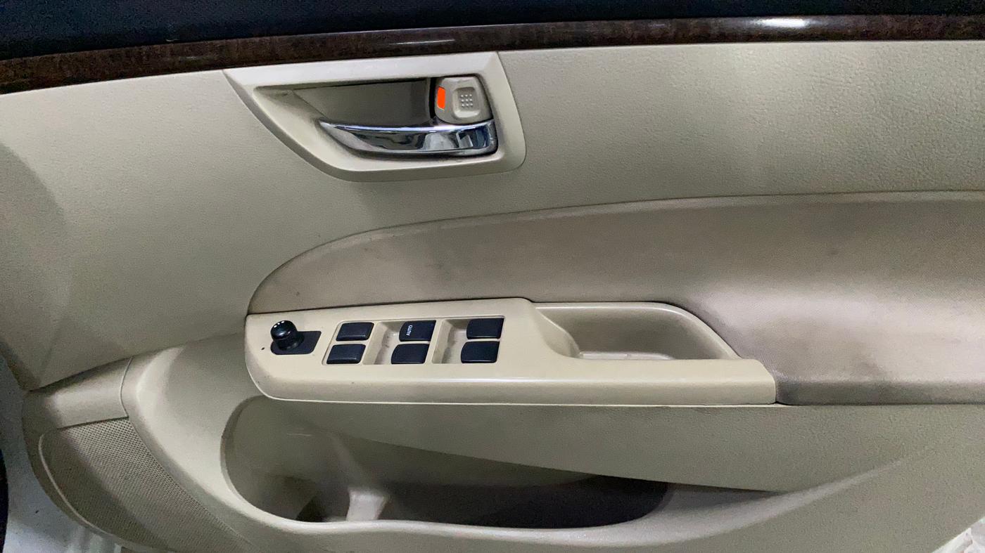 2014 Maruti Swift Dzire VXI, Petrol, Manual, 89,040 km, Driver Side Door Panels Control