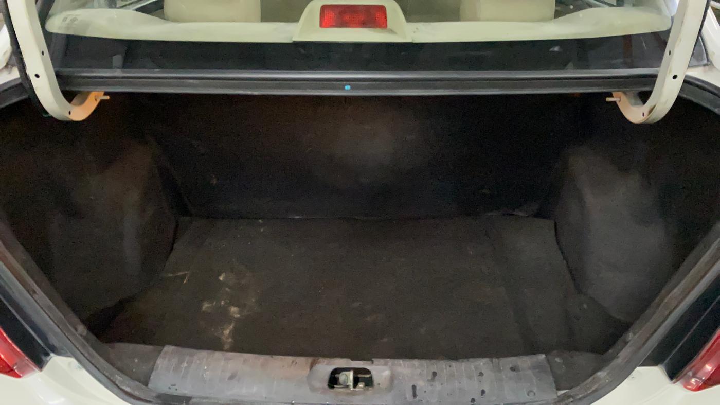 2014 Maruti Swift Dzire VXI, Petrol, Manual, 89,040 km, Boot Inside