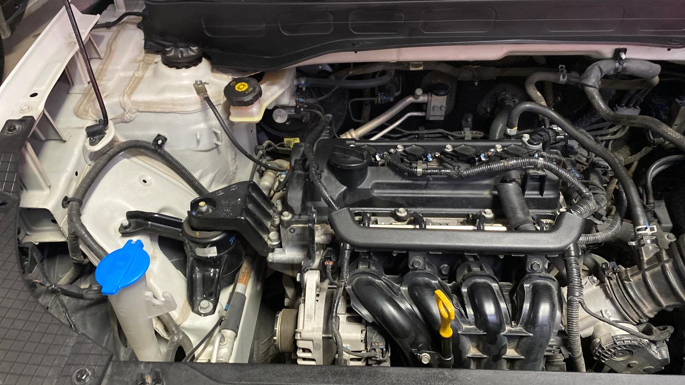 2023 Hyundai VENUE S 1.2, Petrol, Manual, 40,588 km, Engine View - Right