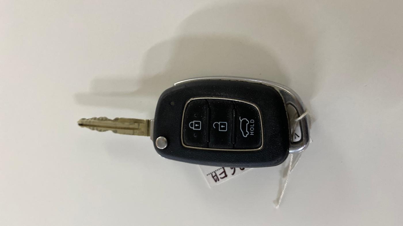 2023 Hyundai VENUE S 1.2, Petrol, Manual, 40,588 km, Key Close Up