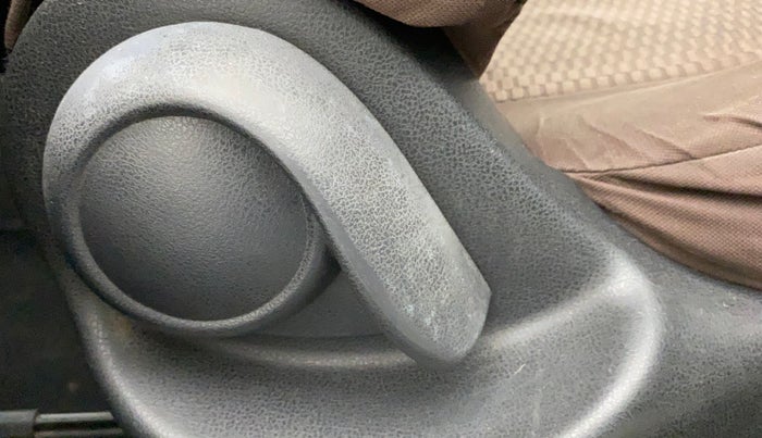 2012 Renault Pulse RXL DIESEL, Diesel, Manual, 96,796 km, Driver Side Adjustment Panel