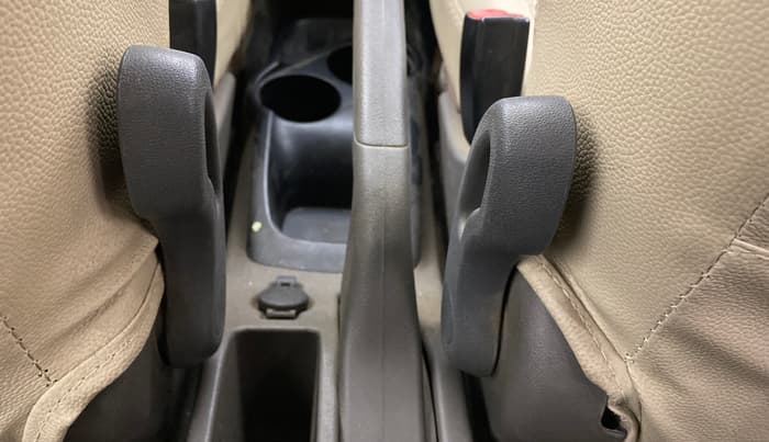 2013 Hyundai i10 MAGNA 1.1, Petrol, Manual, 1,19,480 km, Driver Side Adjustment Panel