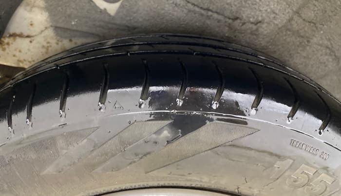 2013 Hyundai i10 MAGNA 1.1, Petrol, Manual, 1,19,480 km, Right Rear Tyre Tread