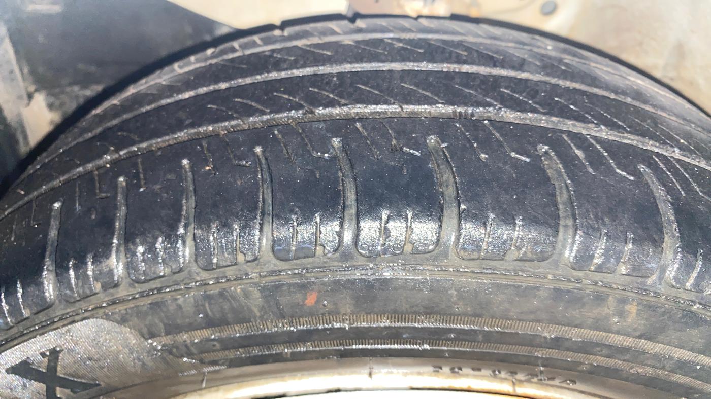 2015 Honda Amaze 1.2L I-VTEC E, Petrol, Manual, 55,181 km, Left Front Tyre Tread
