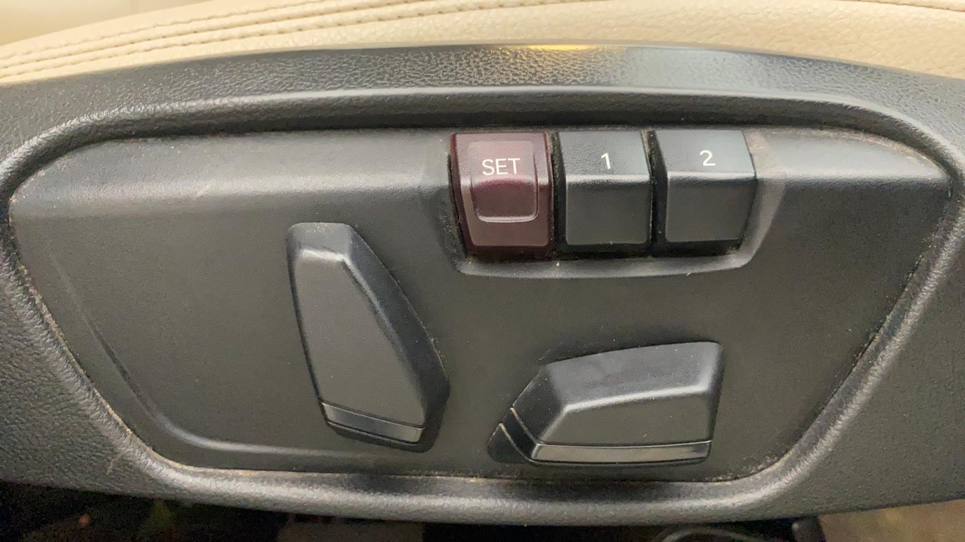 2019 BMW X1 sDrive 20d x Line, Diesel, Automatic, 87,219 km, Driver Side Adjustment Panel