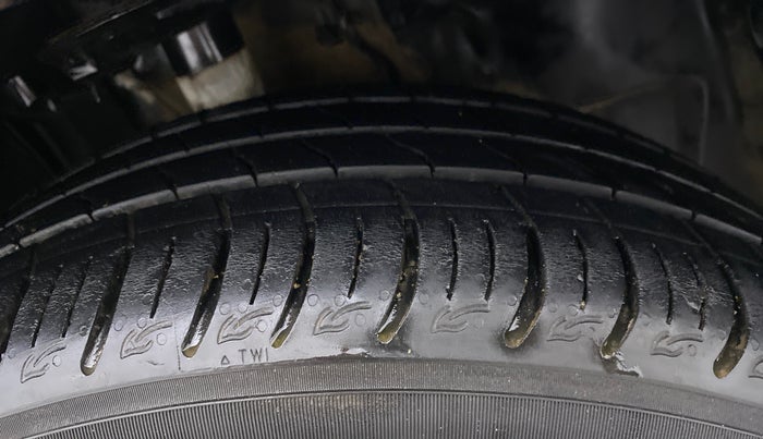 2020 Tata ALTROZ XZ 1.2, Petrol, Manual, 9,534 km, Right Front Tyre Tread