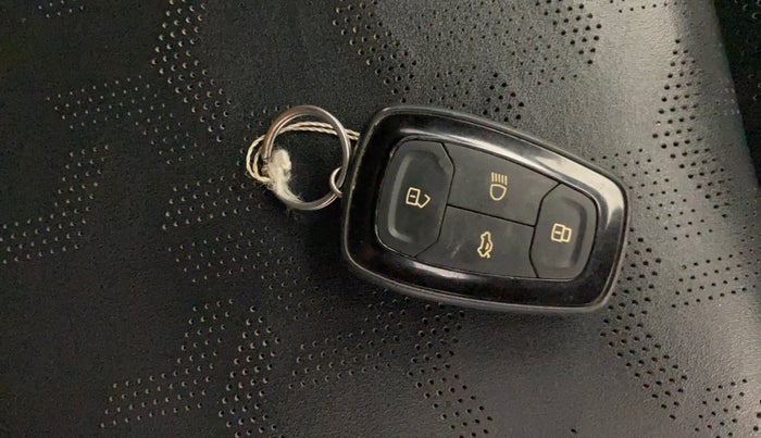 2022 Tata ALTROZ XZ PLUS PETROL DARK EDITION, Petrol, Manual, 49,704 km, Key Close Up