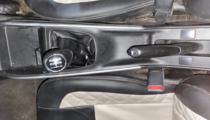 2018 Maruti Baleno DELTA PETROL 1.2, Petrol, Manual, 88,861 km, Gear Lever