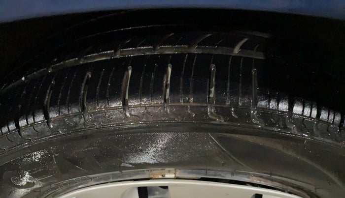 2018 Maruti Baleno DELTA PETROL 1.2, Petrol, Manual, 88,861 km, Right Front Tyre Tread