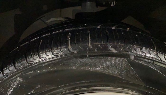 2018 Maruti Baleno DELTA PETROL 1.2, Petrol, Manual, 88,861 km, Left Front Tyre Tread