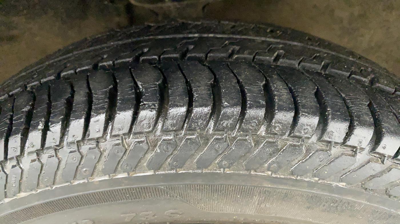 2016 Maruti Alto K10 VXI, Petrol, Manual, 24,863 km, Right Front Tyre Tread