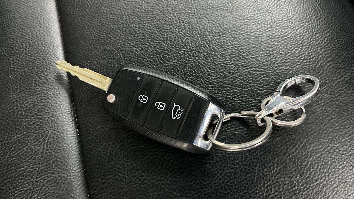 2022 KIA SELTOS HTK 1.5 PETROL, Petrol, Manual, 33,872 km, Key Close Up