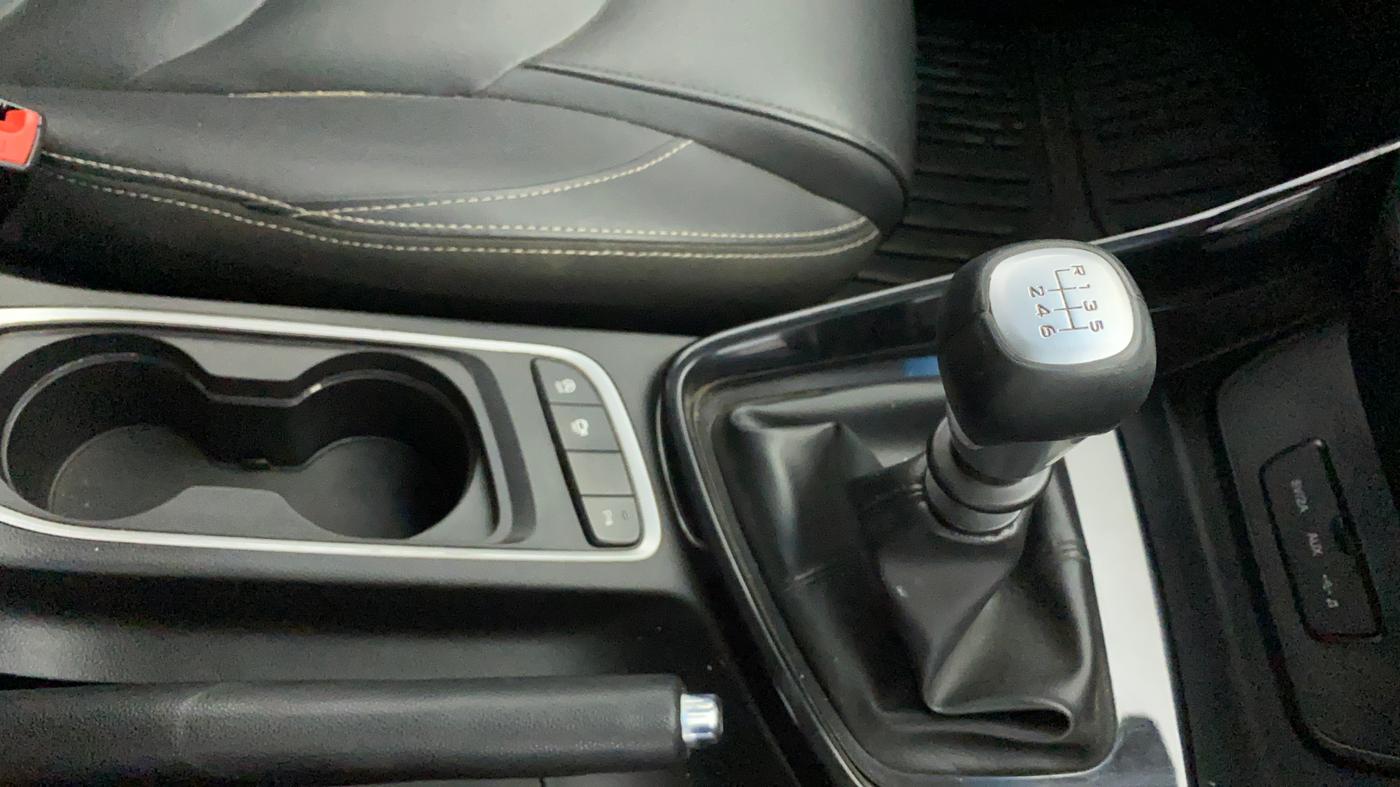 2020 MG HECTOR SHARP HYBRID 1.5 PETROL, Petrol, Manual, 70,953 km, Gear Lever