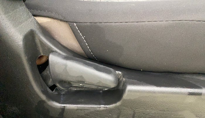 2016 Maruti Wagon R 1.0 VXI, Petrol, Manual, 1,08,656 km, Driver Side Adjustment Panel