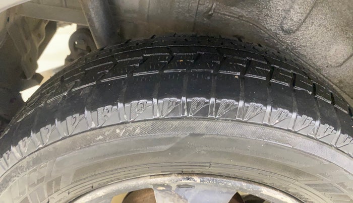 2016 Maruti Wagon R 1.0 VXI, Petrol, Manual, 1,08,656 km, Right Rear Tyre Tread