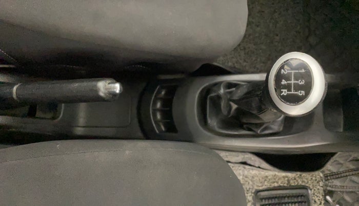 2016 Maruti Wagon R 1.0 VXI, Petrol, Manual, 1,08,656 km, Gear Lever