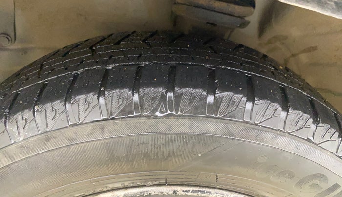 2016 Maruti Wagon R 1.0 VXI, Petrol, Manual, 1,08,656 km, Left Front Tyre Tread