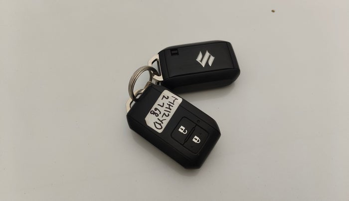 2025 Maruti Baleno  ZETA CNG 1.2L, CNG, Manual, 7,392 km, Key Close Up