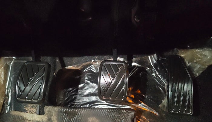 2025 Maruti Baleno  ZETA CNG 1.2L, CNG, Manual, 7,392 km, Pedals