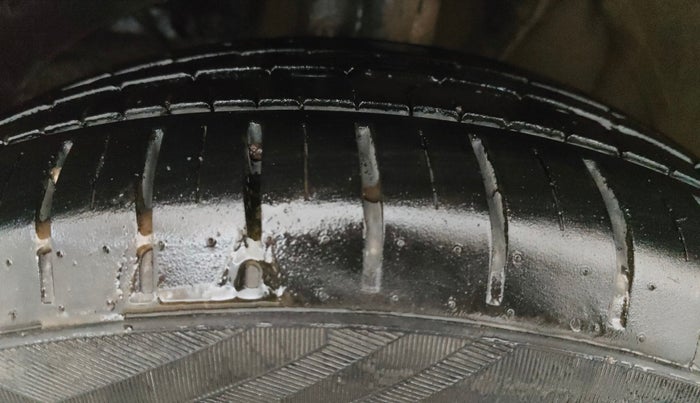 2025 Maruti Baleno  ZETA CNG 1.2L, CNG, Manual, 7,392 km, Left Front Tyre Tread