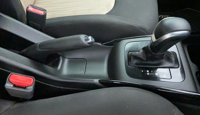 2022 Toyota Glanza V AMT, Petrol, Automatic, 12,089 km, Gear Lever