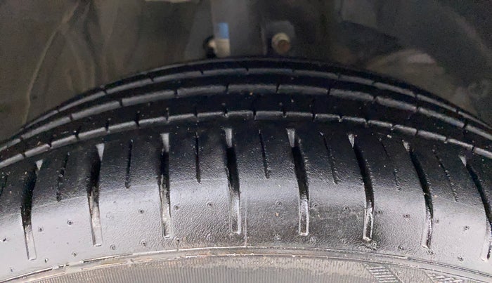 2022 Toyota Glanza V AMT, Petrol, Automatic, 12,089 km, Right Front Tyre Tread