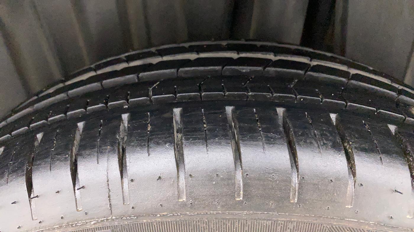 2022 Toyota Glanza V AMT, Petrol, Automatic, 12,089 km, Left Rear Tyre Tread