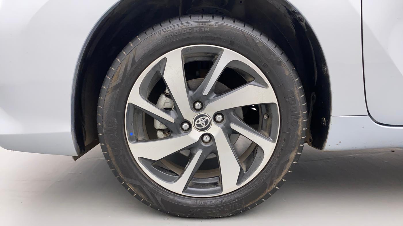 2022 Toyota Glanza V AMT, Petrol, Automatic, 12,089 km, Left Front Wheel