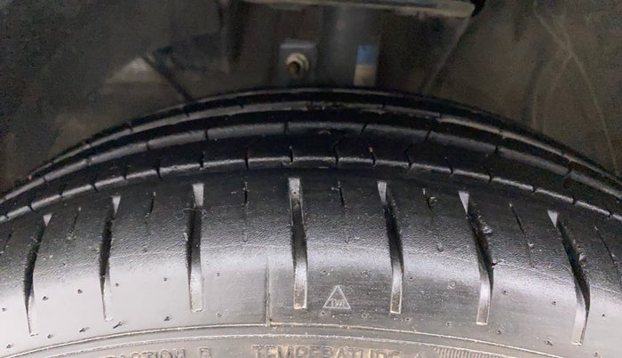 2022 Toyota Glanza V AMT, Petrol, Automatic, 12,089 km, Left Front Tyre Tread